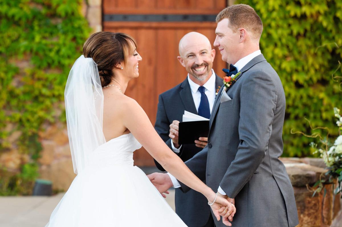 08-intimate-ceremony-photos-by-jeremy-minnerick.jpg