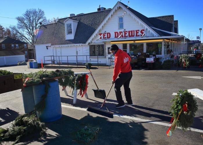 St. Louis Christmas tree lots — including Ted Drewes! — are running out