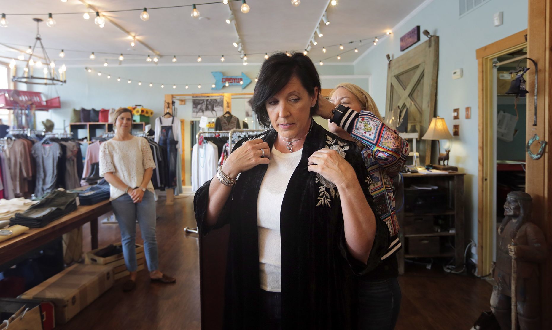 Shopping local is in fashion for boutique promoters