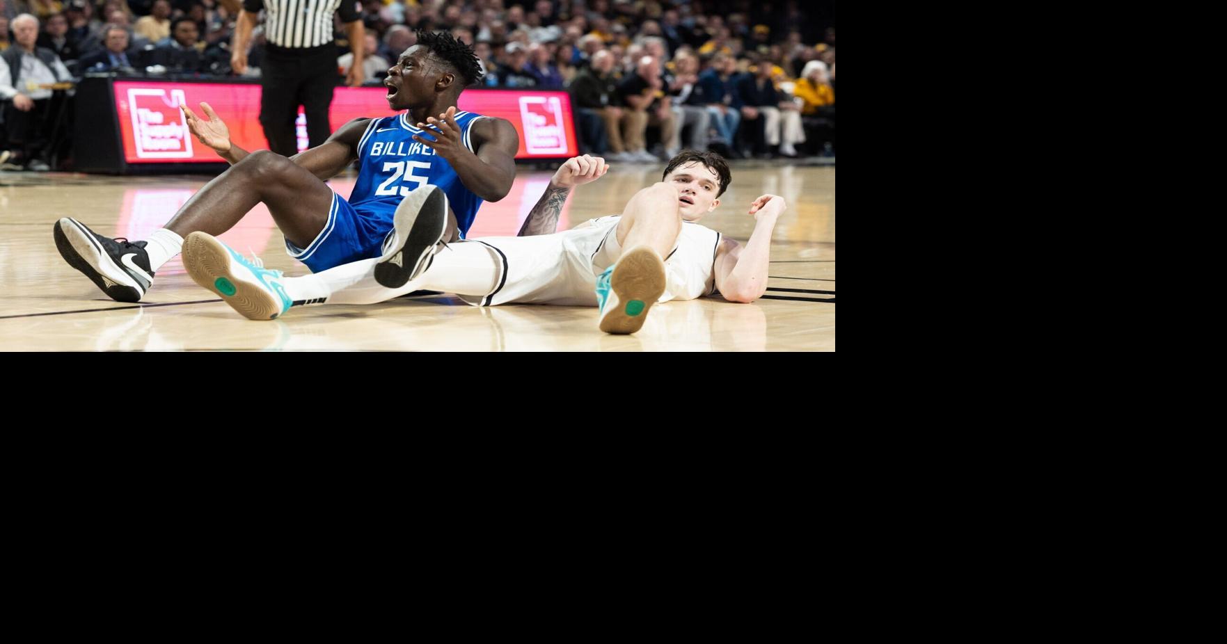 With an 11-game win streak and a 17-1 record, St. Louis University is 24th in the AP poll, its first national ranking in five years.