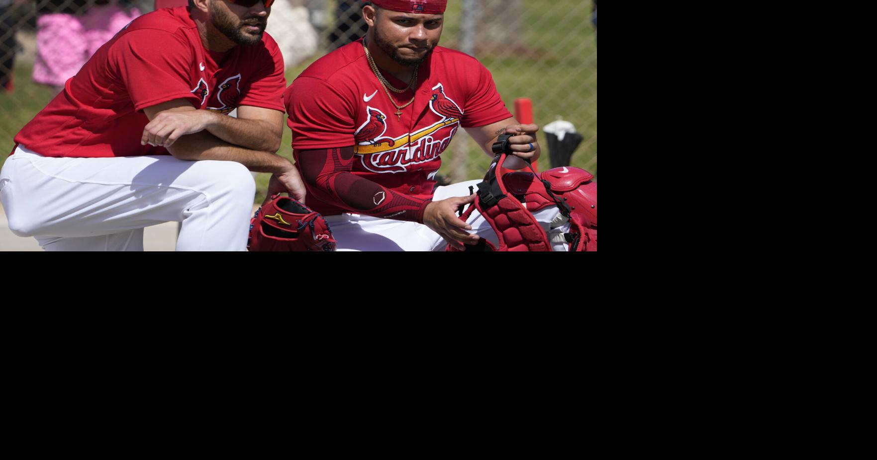 New Cardinals catcher Willson Contreras making effort to mesh with