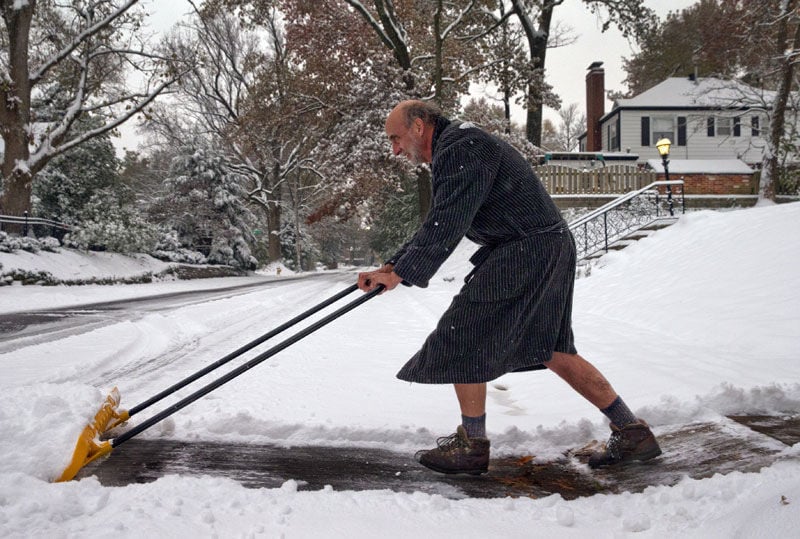St. Louis shovels up 6 inches (more or less) as sledding rules a snow day | Metro | 0