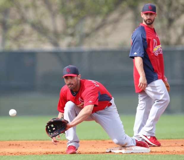 Cardinals turn to Matt Carpenter at second base, where he hasn't