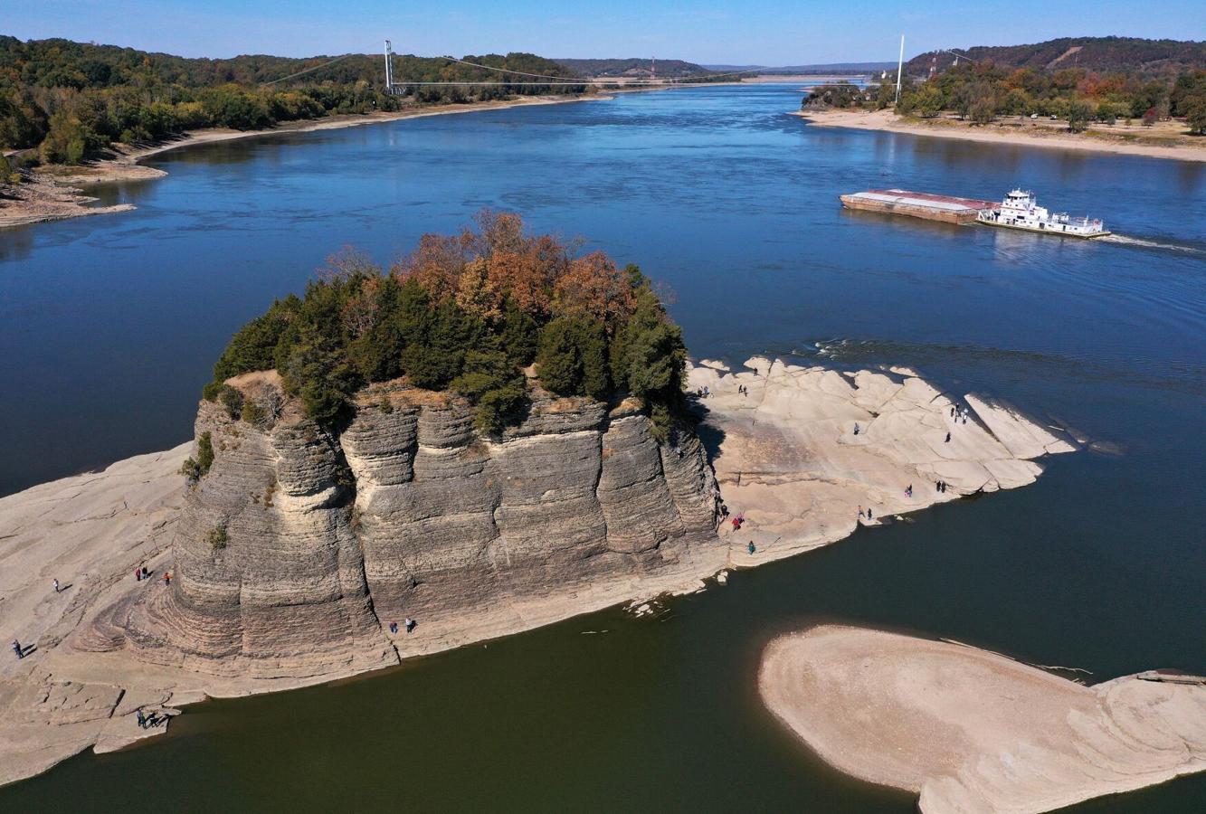 Photos People flock to Tower Rock, low water on Mississippi River