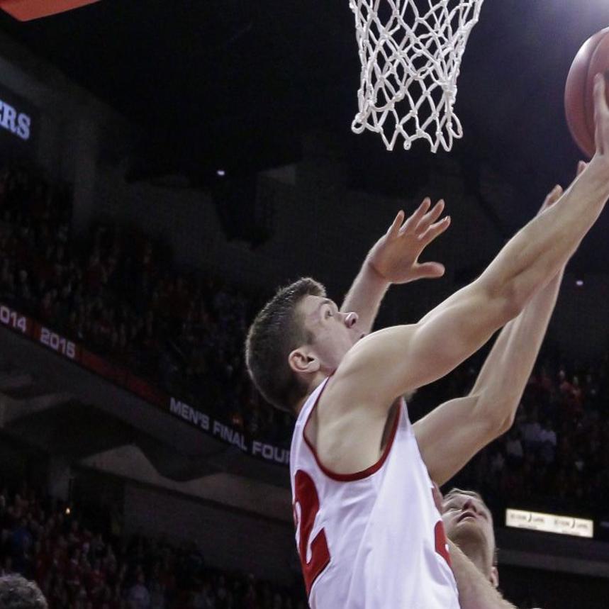 College Basketball Wisconsin Upsets No 4 Michigan State
