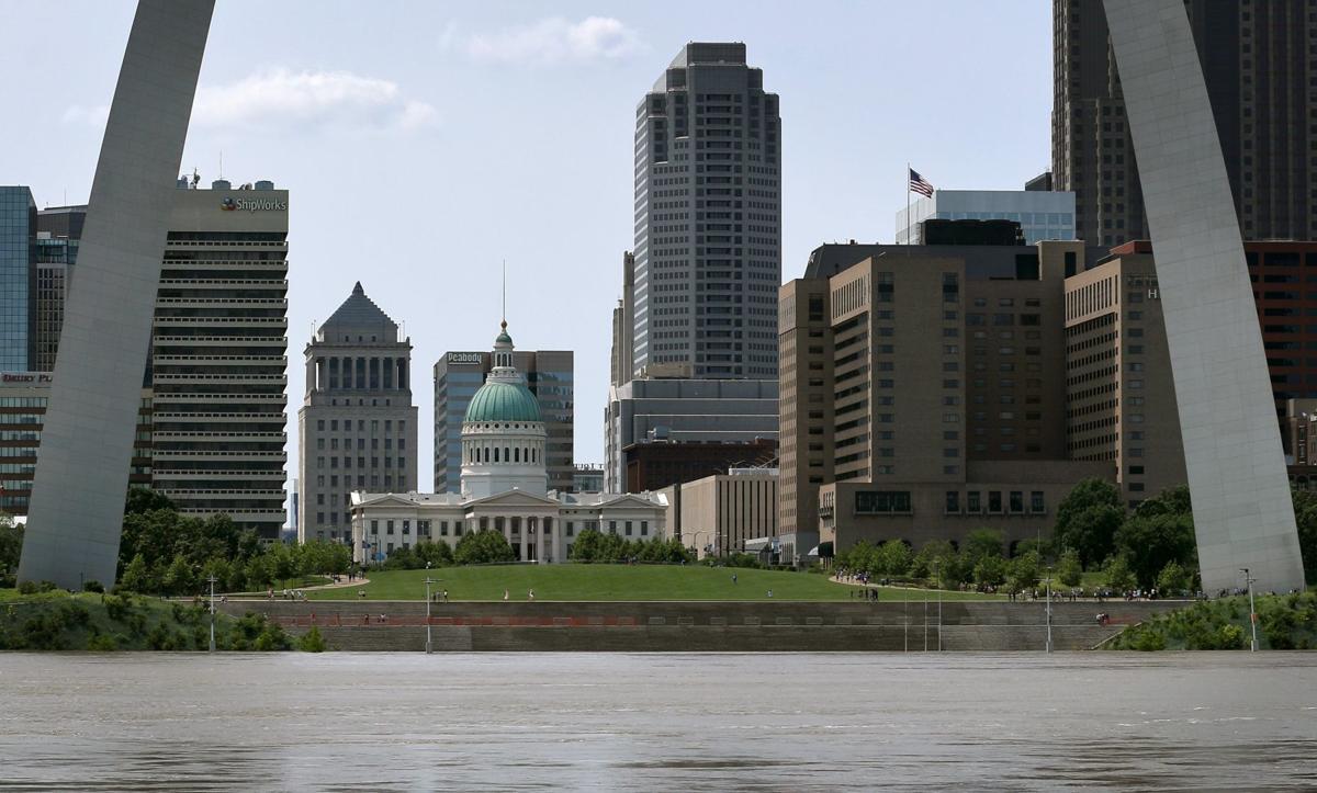Levee fails, crests coming as flooding woes continue across St. Louis | Metro | literacybasics.ca
