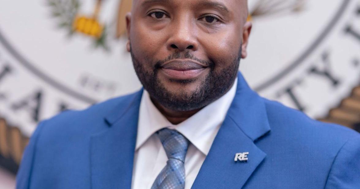 Timothy Lockett East St. Louis mayor defends hiring of ex-city councilwoman facing bank ...