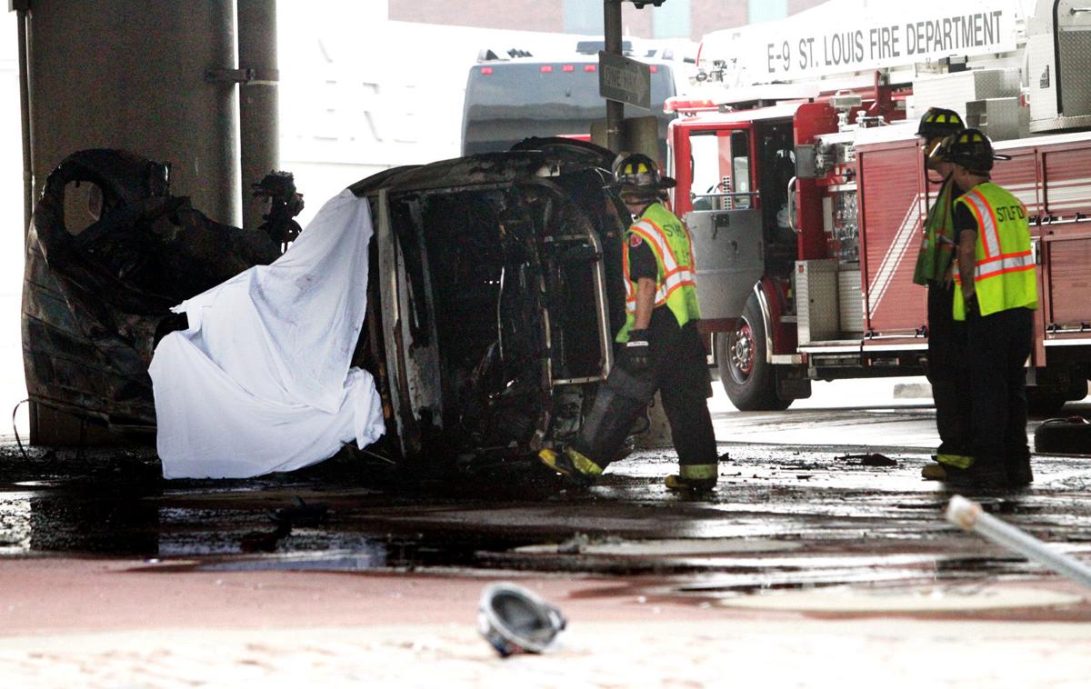 One dead after speeding SUV crashes in downtown St. Louis