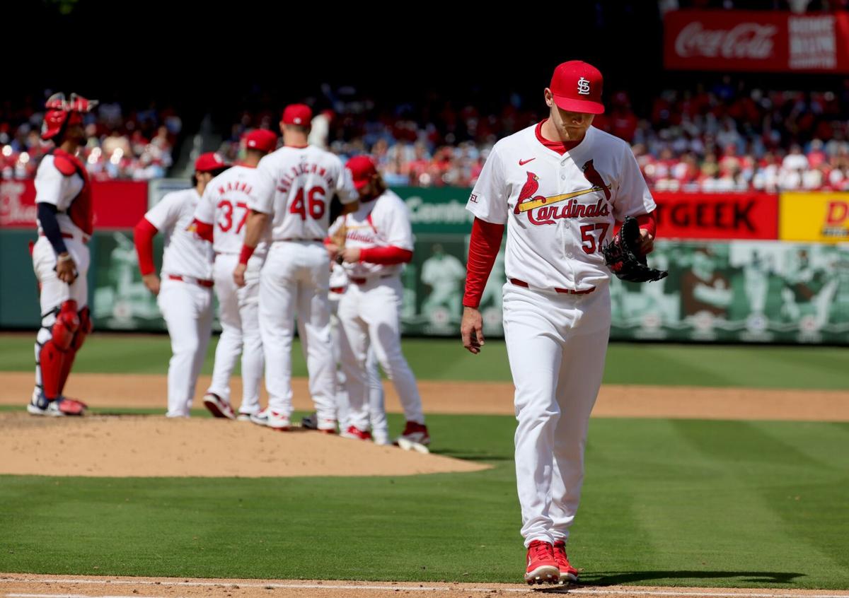 Cardinals give up 12 runs to Brewers, lose third straight game and drop  series at home