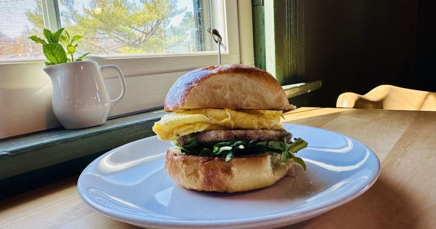 June's Breakfast + Patio is a garden brunch oasis in Shiloh - Vimarsana News