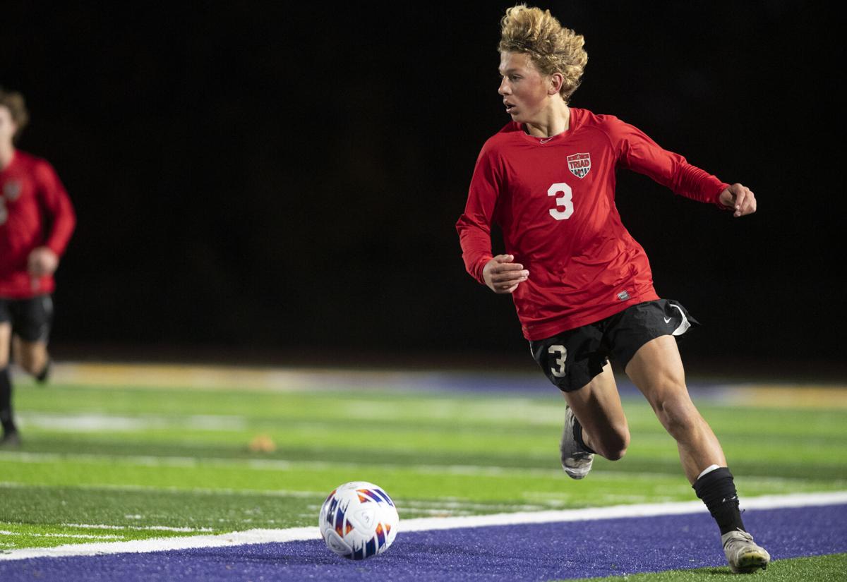 Illinois boys soccer postseason roundup Triad, Edwardsville advance to
