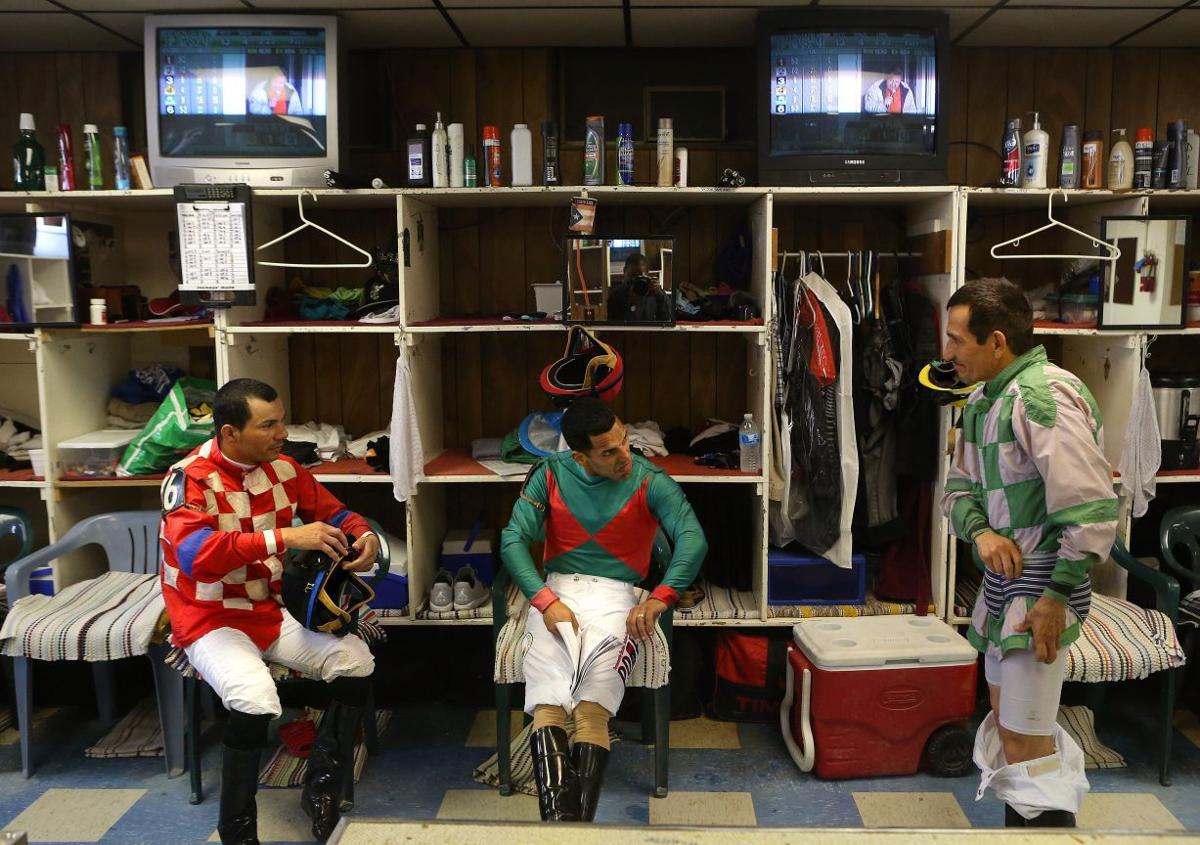 Fairmount loses power shortly before Kentucky Derby is run