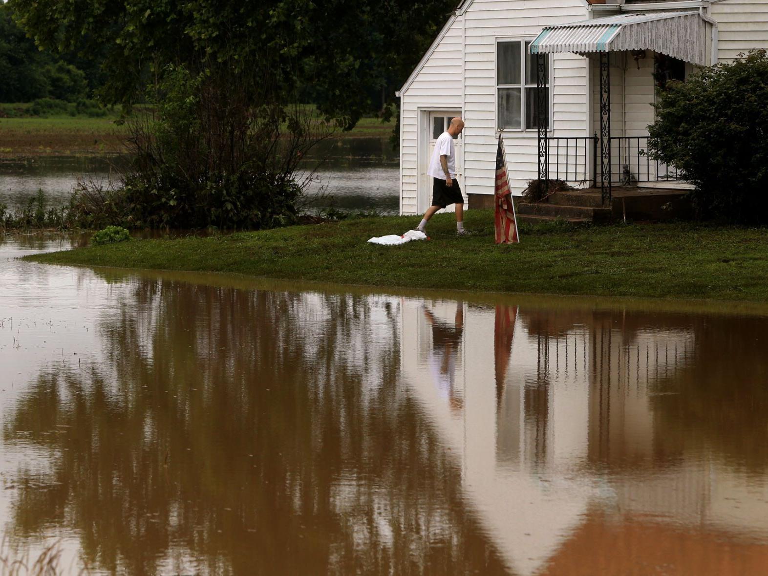 Storms Soak St Louis Area Causing Flash Flooding And Road