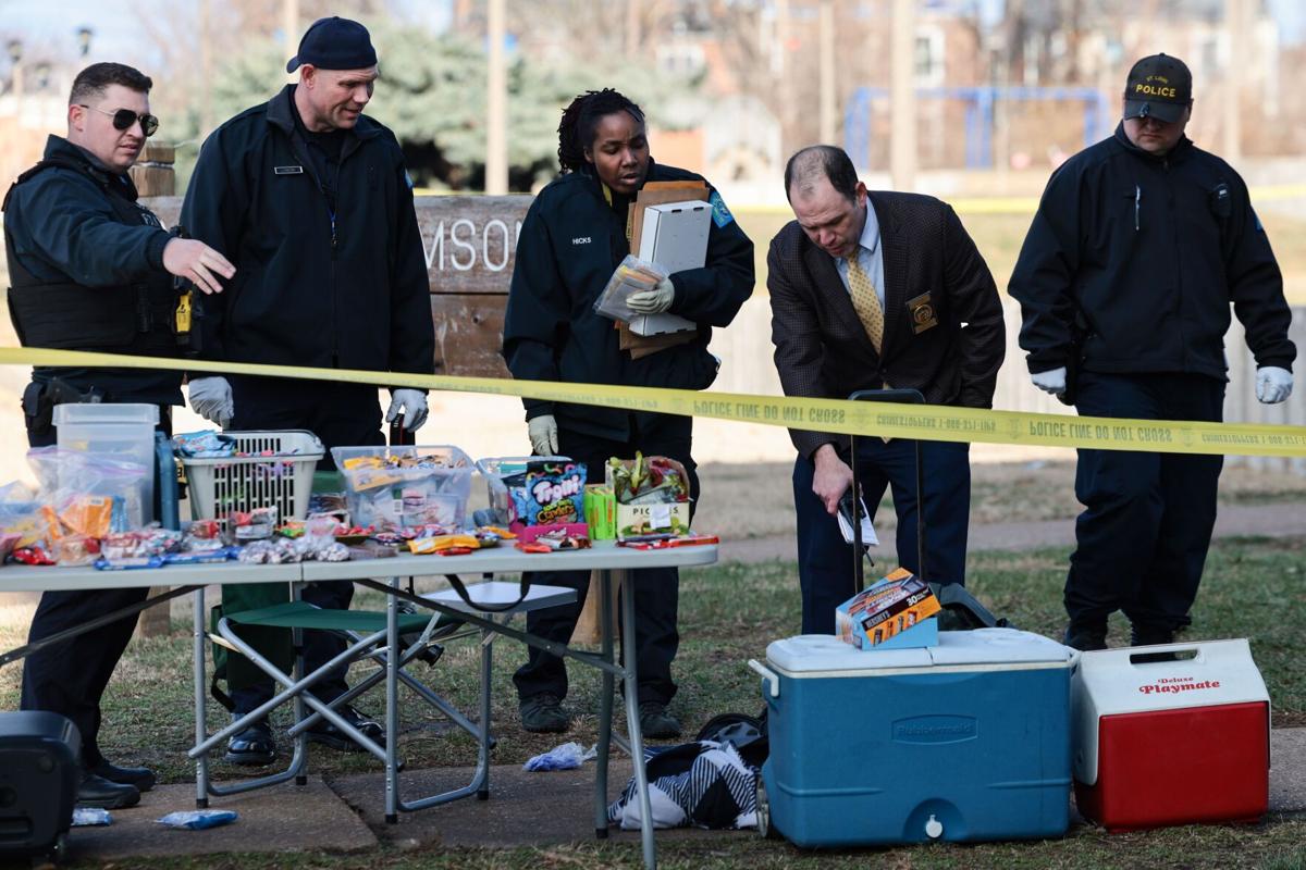 �����Ӱ�ԭ�� police investigate double shooting in the 1000 block of Hamilton Avenue