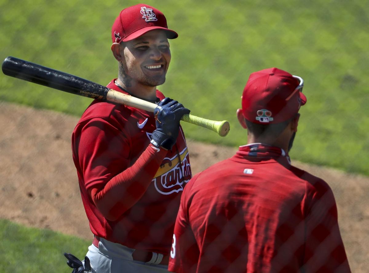 Cardinals honor Mike Shannon and Tim McCarver, who shared bonds on