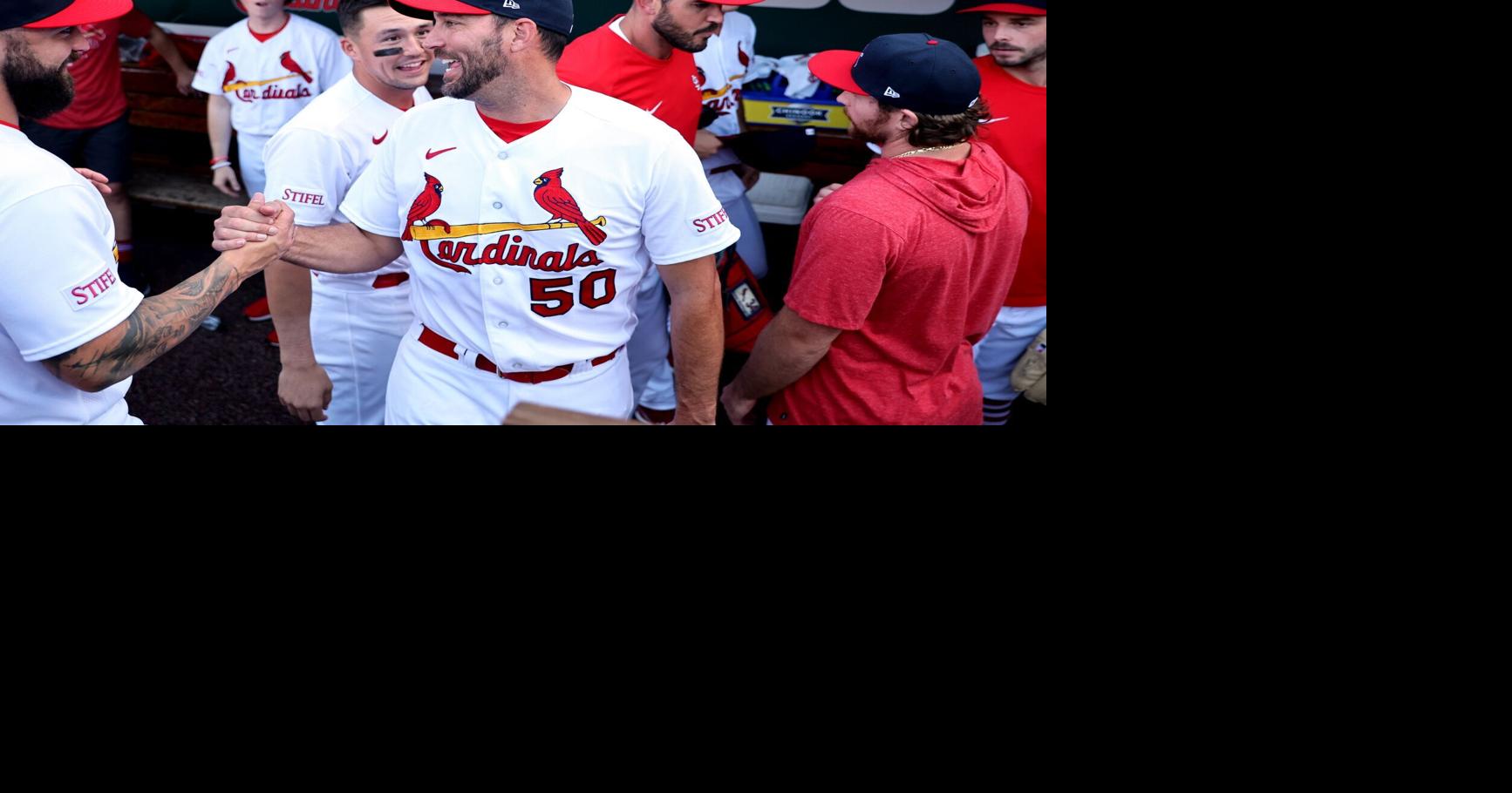 Albert Pujols, Yadier Molina surprise Adam Wainwright at Cardinals  retirement ceremony