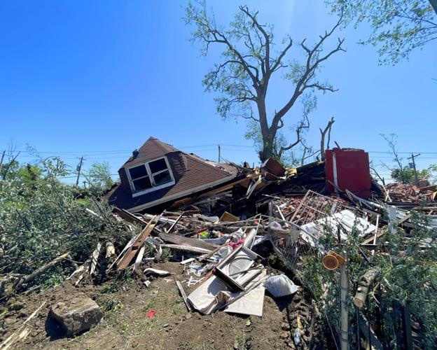Tornado's toll extends to mental injuries
