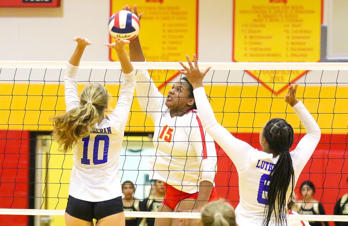 Incarnate Word vs. Lutheran St. Charles girls volleyball