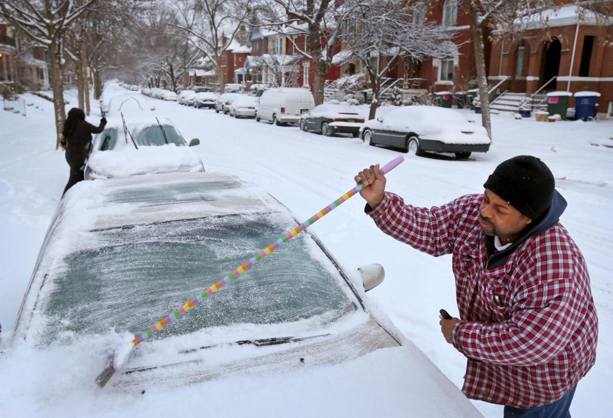 More snow overnight slows roads, closes schools across St. Louis | Metro | comicsahoy.com