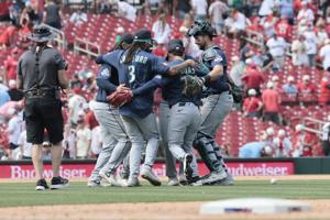 Cardinals host Mariners