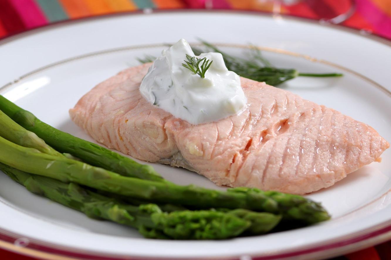 RECIPE LowSodium Salmon With Cucumber Dill Sauce