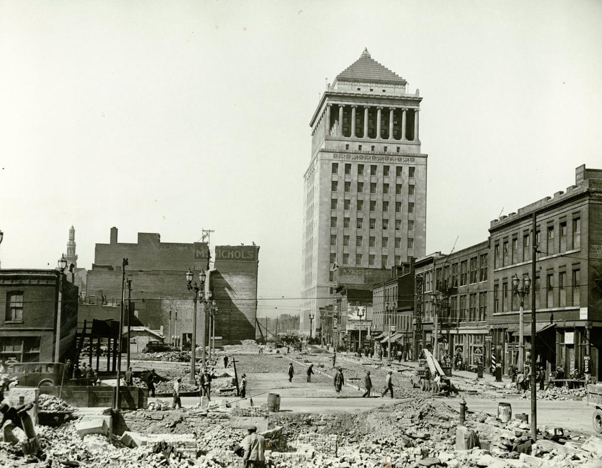 30 Stunning Vintage Photographs of St. Louis Streets in the Early