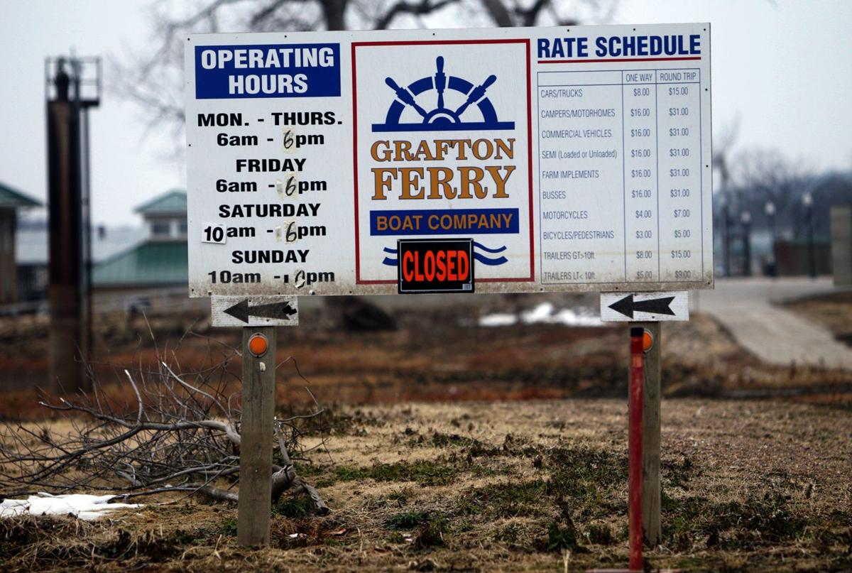 Grafton Ferry closing blamed on silt Illinois