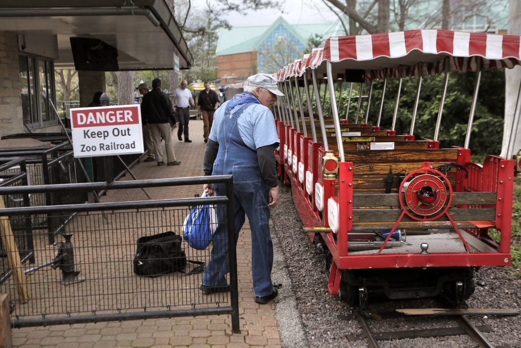 Two trains collide at the Saint Louis Zoo | Local | www.strongerinc.org