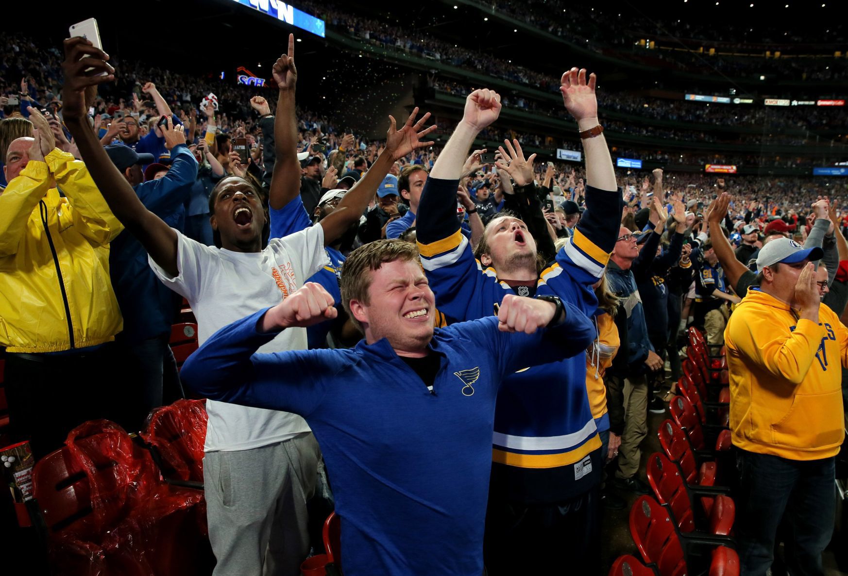 Blues fans belt out Gloria after Stanley Cup victory