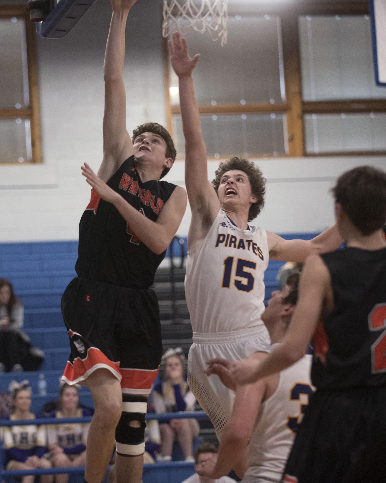 Freeburg-Columbia Holiday Tournament: Waterloo 64, Valmeyer 53 | Boys