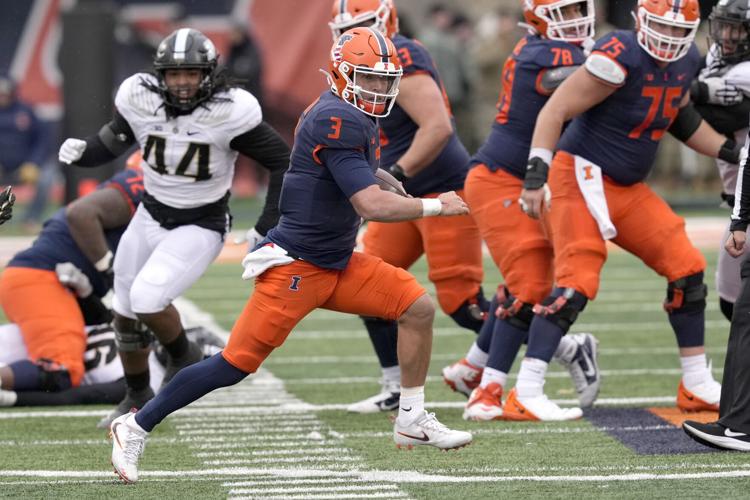 Illinois running back Chase Brown leaves with injury vs. Purdue football