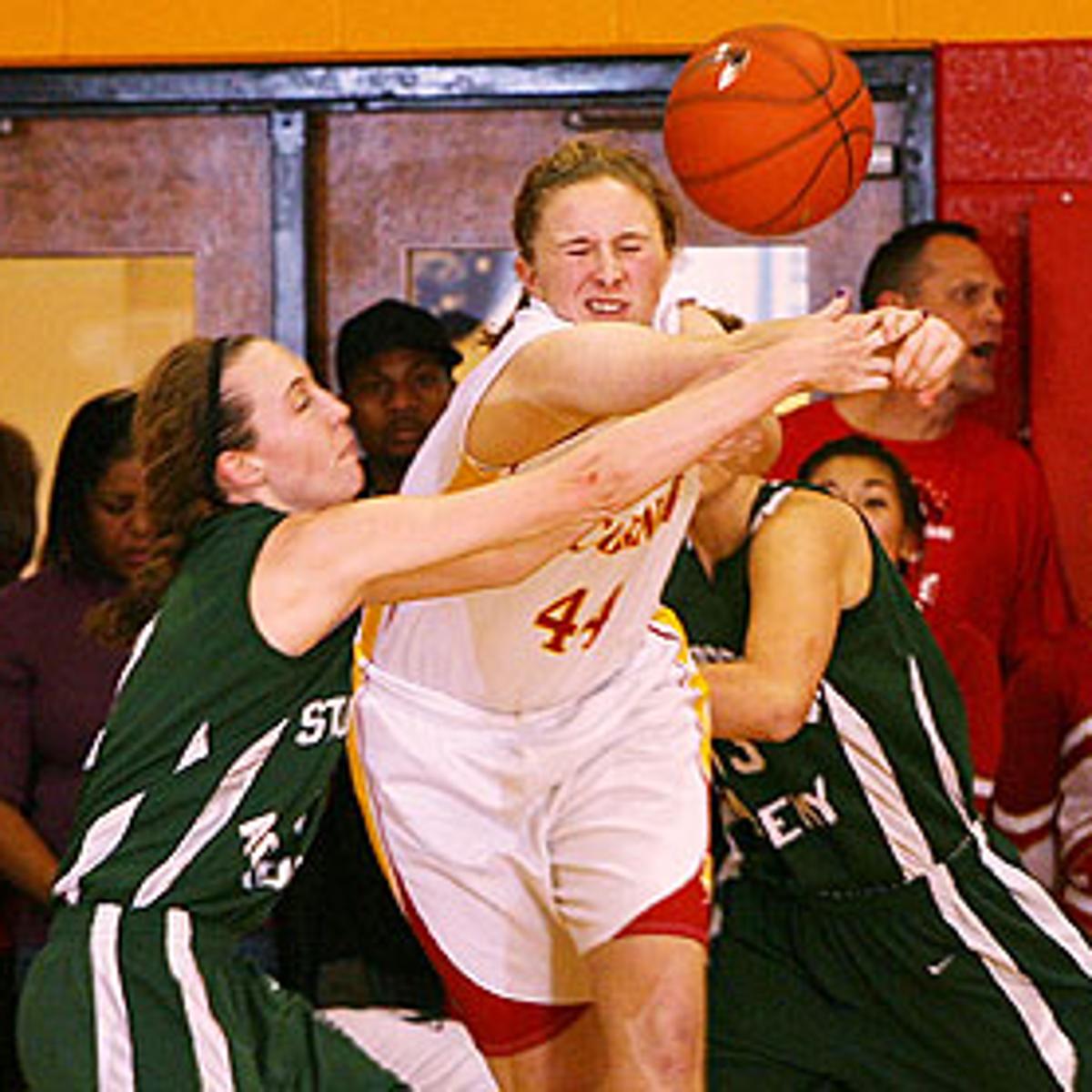 Incarnate Word Holds Off St Joseph S Girls Basketball
