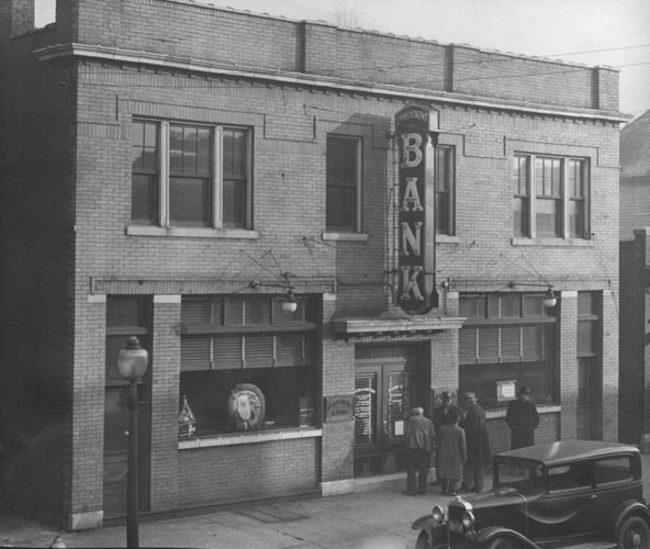 Bank closed after run, 1933