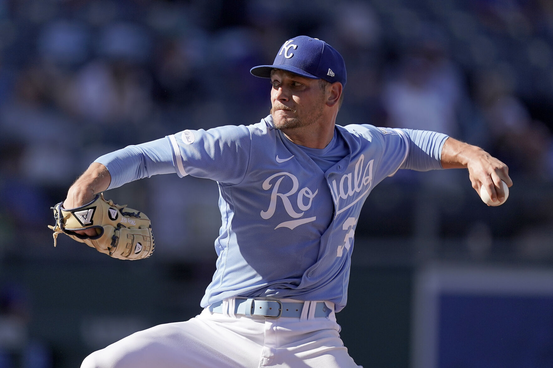 Cardinals trade for Royals lefty Anthony Misiewicz as they prep camp, unpack gear