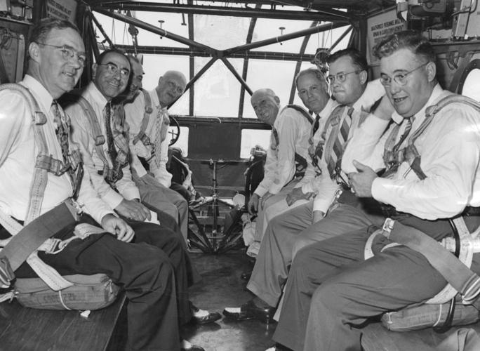 Glider demonstration turns into disaster, 1943