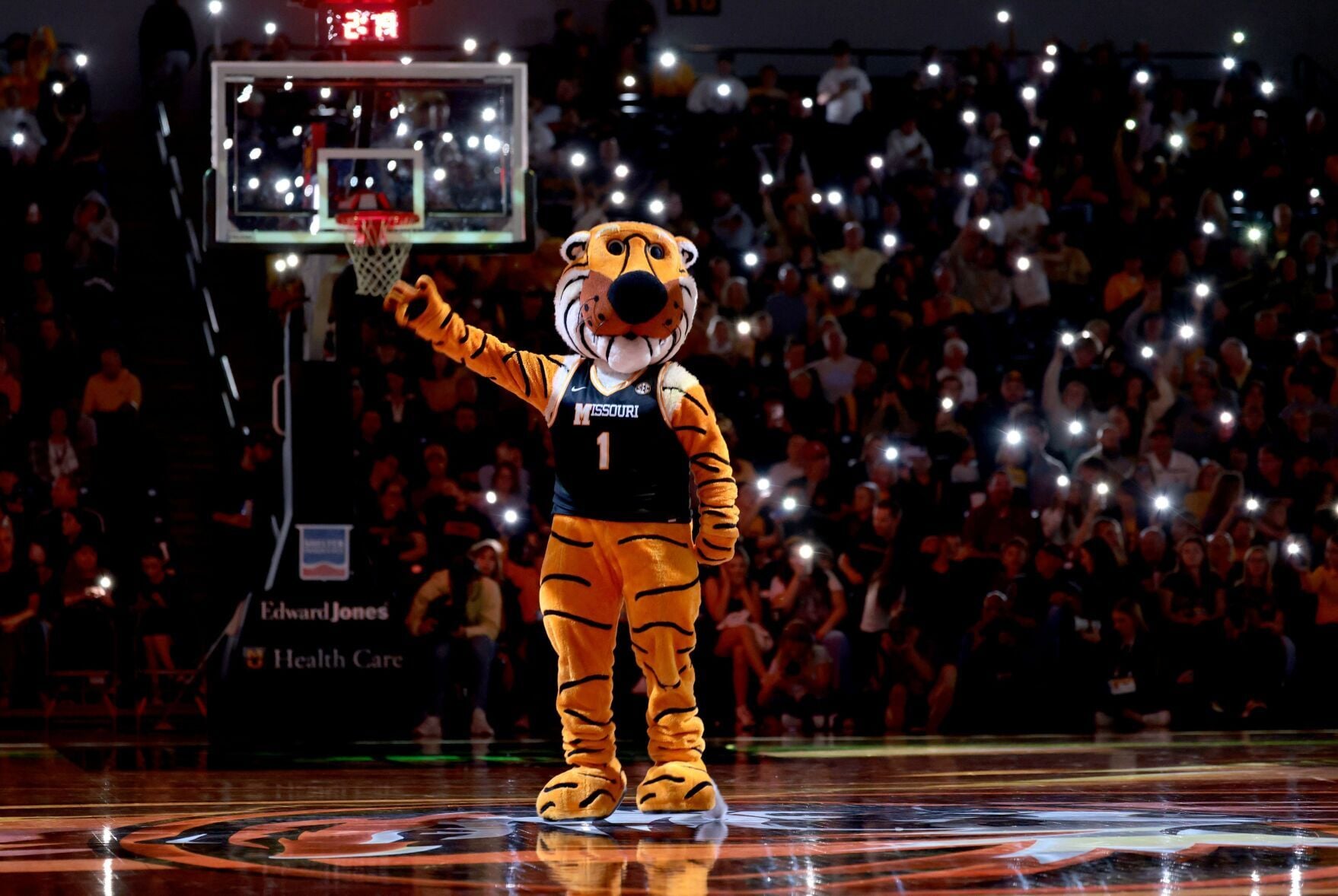 stltoday.com - Eli Hoff | Post-Dispatch - Ask Hoff: What's the benefit of neutral-site basketball games for Mizzou?