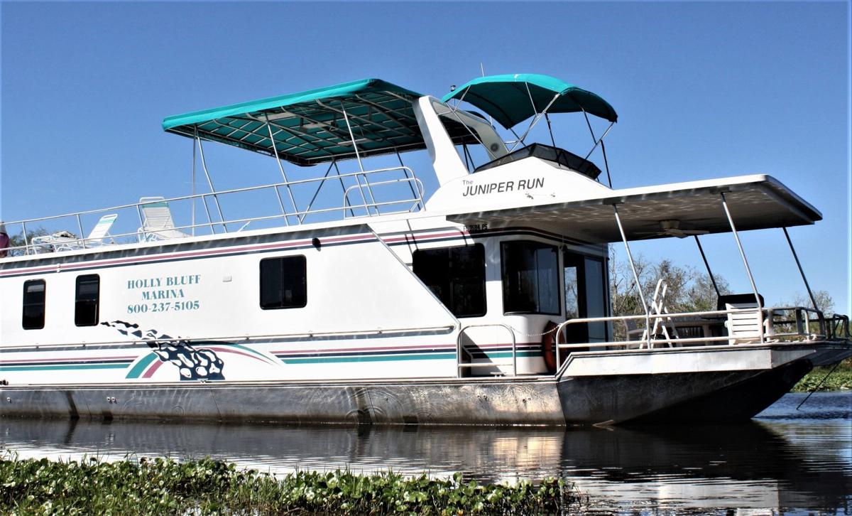 Soak up the scenery, silence on a houseboat journey along Florida’s St