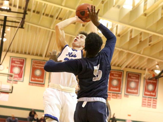 Stiebler steps into leadership role to help Ladue squeeze past Howell