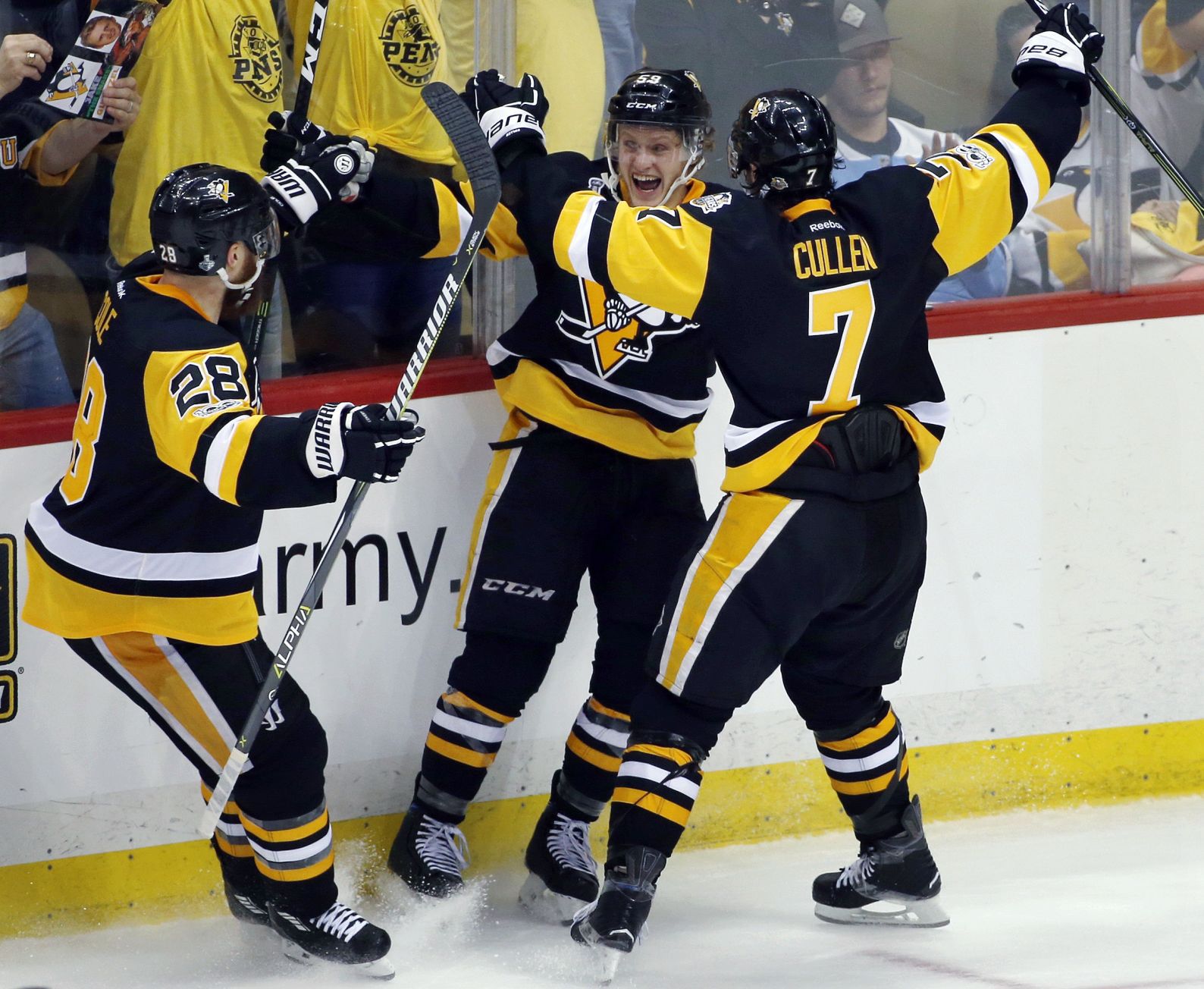 Penguins Win Wild Stanley Cup Finals Opener