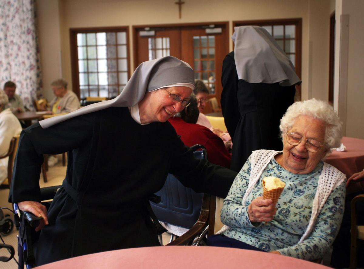 Amid Nun Shortage Little Sisters Of The Poor Is Pulling Out Of Its St Louis Nursing Home After 147 Years Faith Values Stltoday Com