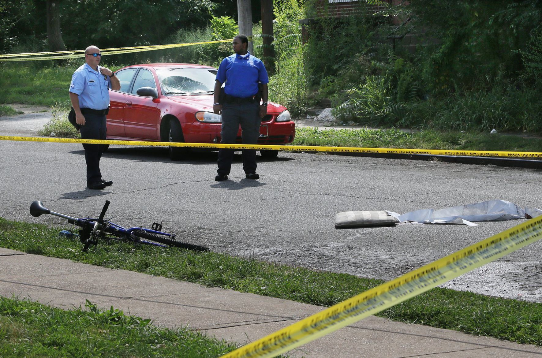 Bicyclist Critically Injured In St. Louis Crash, Officer Coming To Help ...