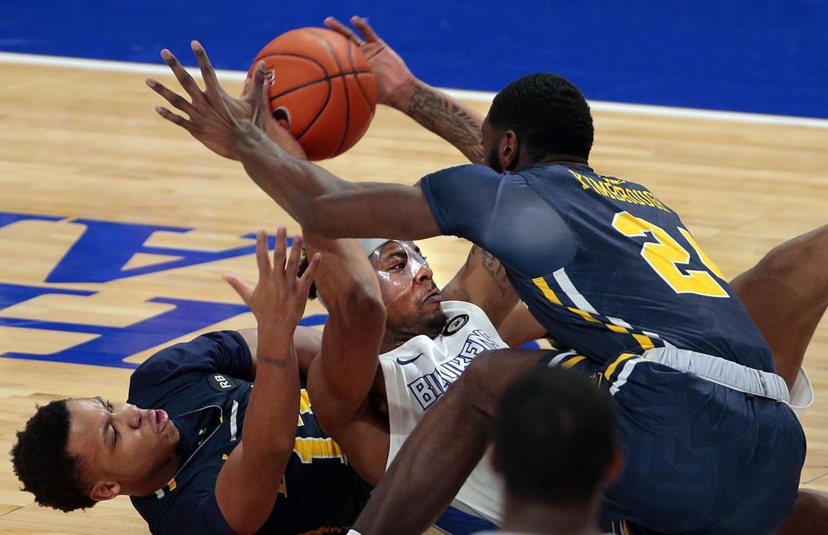 Billikens host LaSalle at Chaifetz