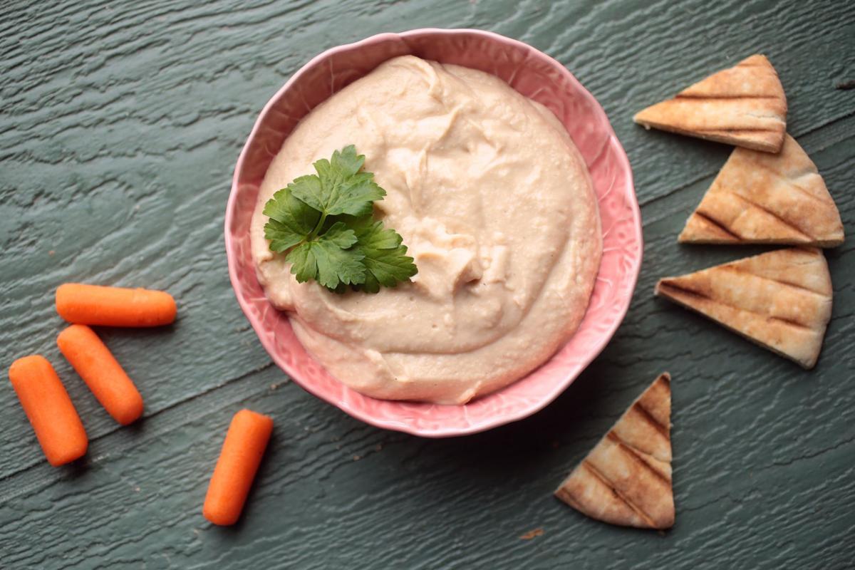 White Bean and Roasted Garlic Dip