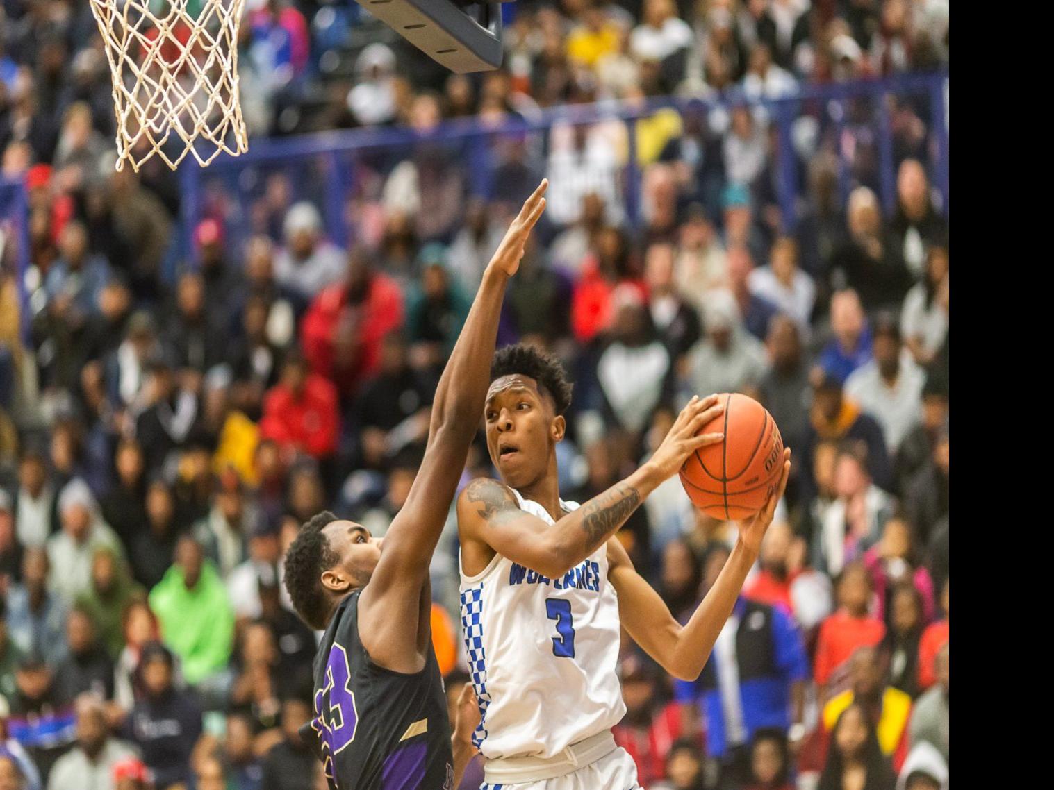 Kern S Career Night Carries Vashon Past Cbc In Sold Out Showdown