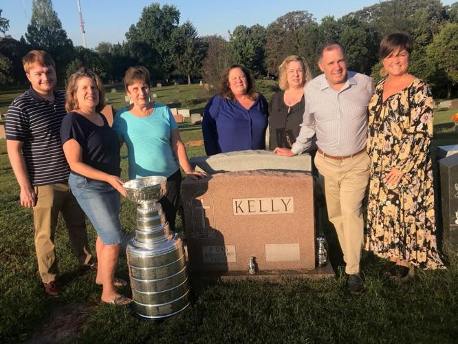 Kelly family brings Stanley Cup to cemetery