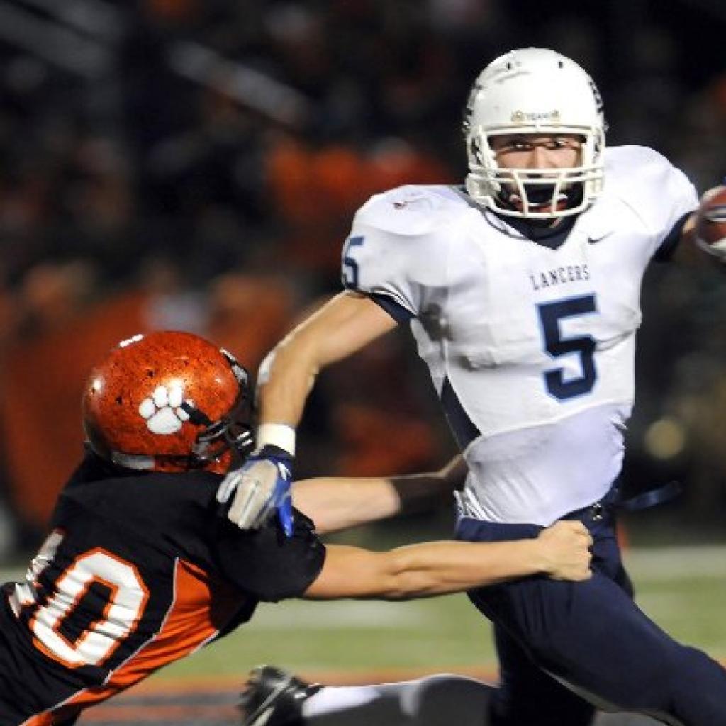 Football Notebook Belleville East Pulls Off Big Upset In 8a