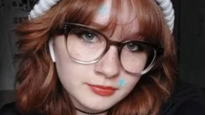 Teen girl stabbed to death in O'Fallon, Ill. Boyfriend charged with murder.