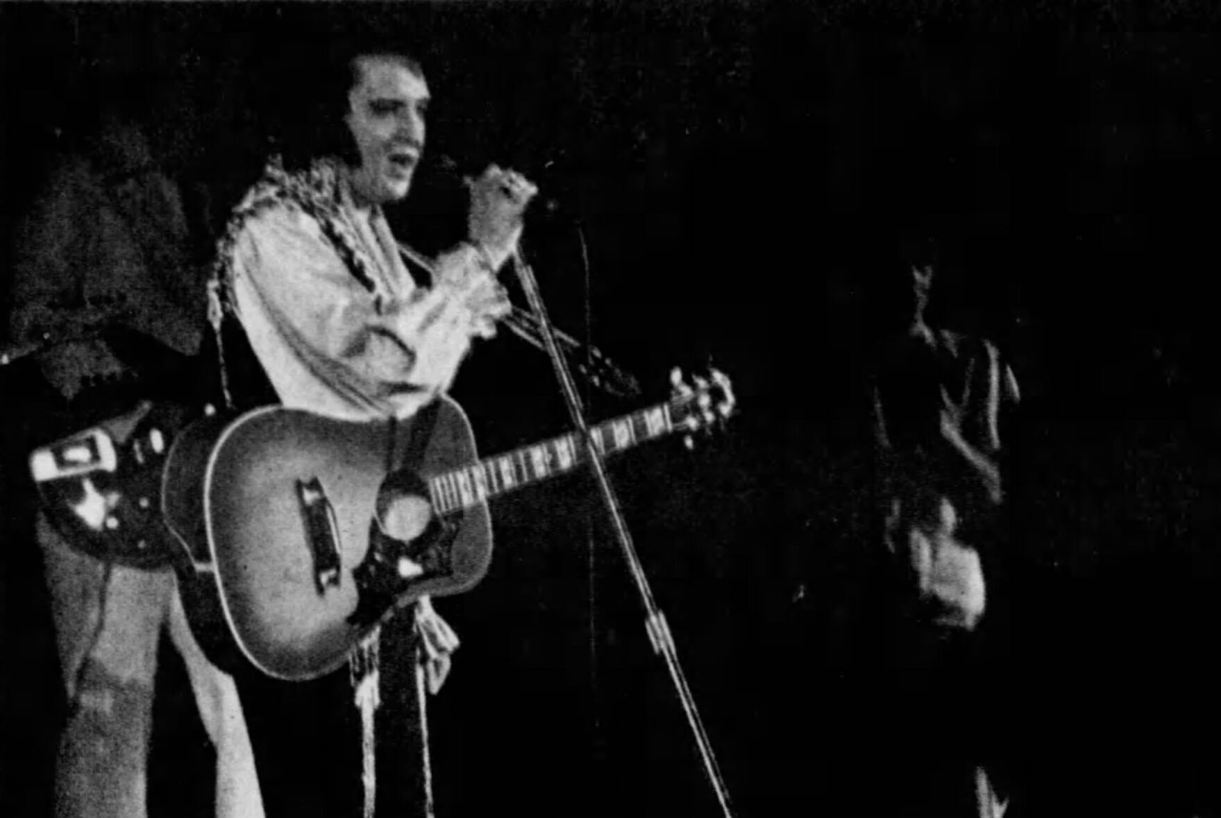 Elvis Presley set the crowd shrieking on his final St. Louis show