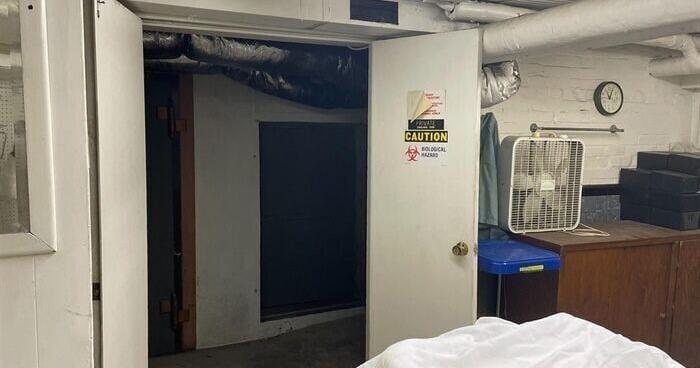 Owner makes startling find at vacated former funeral home in southern Illinois - Vimarsana News