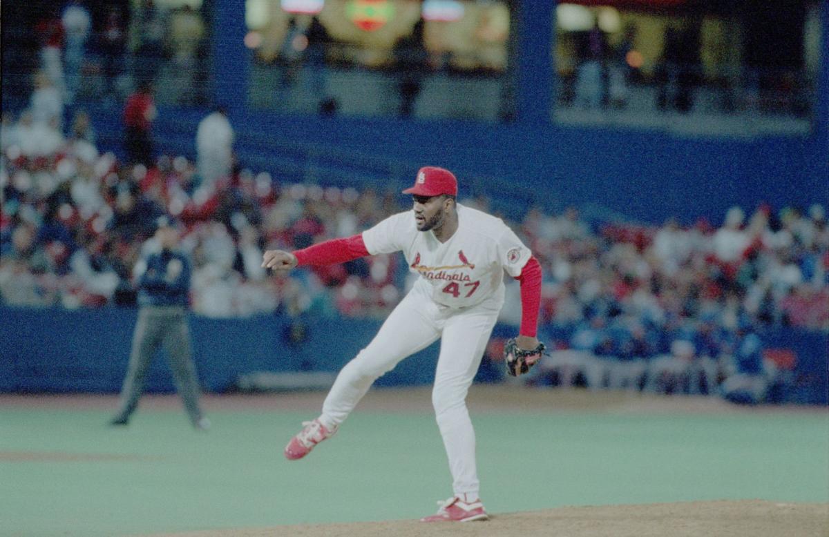 Chicago Cubs: HOF closer Lee Smith to have uniform number retired